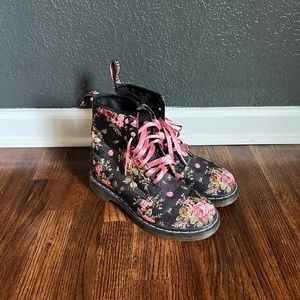 Dr.Martens Victorian Floral Canvas Lace Up Boots